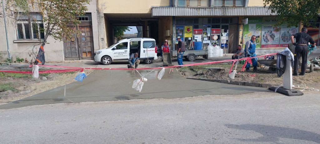 Alibunar: Saniran prilaz zgradi u ulici Žarka Zrenjanina